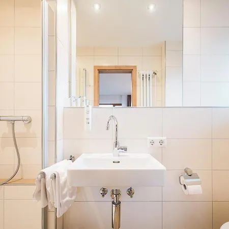 Goldener Engel Hotel *